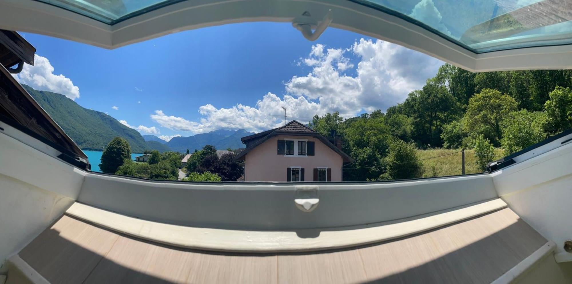 Rare 2 Bedroom With Private Beach On Lake Annecy Doussard Luaran gambar