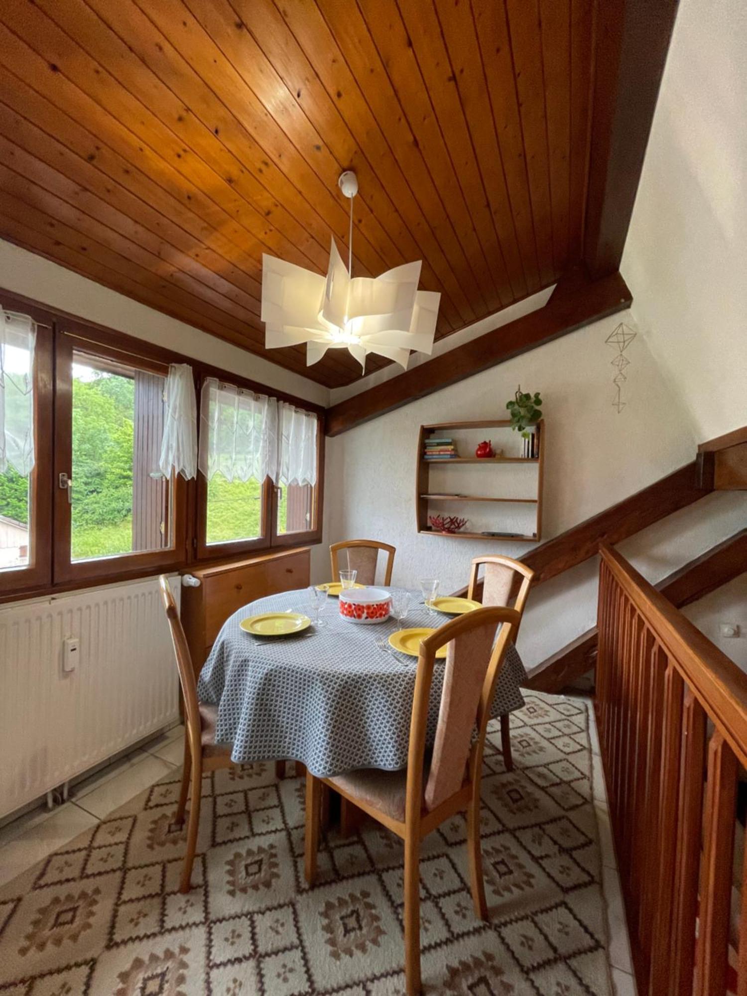 Rare 2 Bedroom With Private Beach On Lake Annecy Doussard Luaran gambar